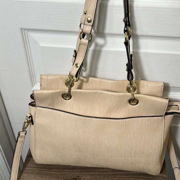 CALVIN KLEIN BEIGE FAUX LEATHER CROSSBODY SHOULDER BAG - Picture 4 of 10